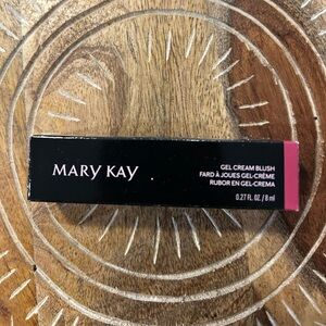 Mary Kay new in box,  gel, cream, blush, Berry Happy
